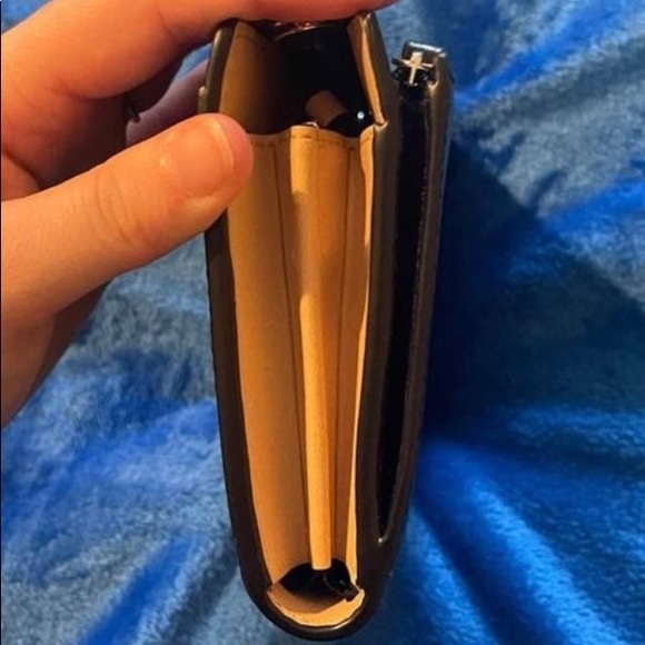 Kate spade wristlet - Picture 4 of 4